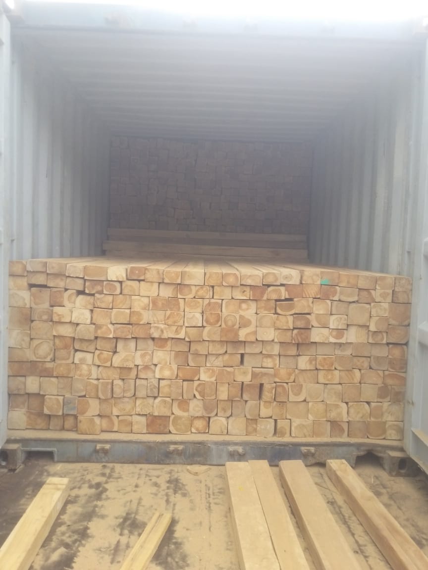Đơn hàng xuất khẩu gỗ teak xẻ sang thị trường Ấn Độ GT01-151021