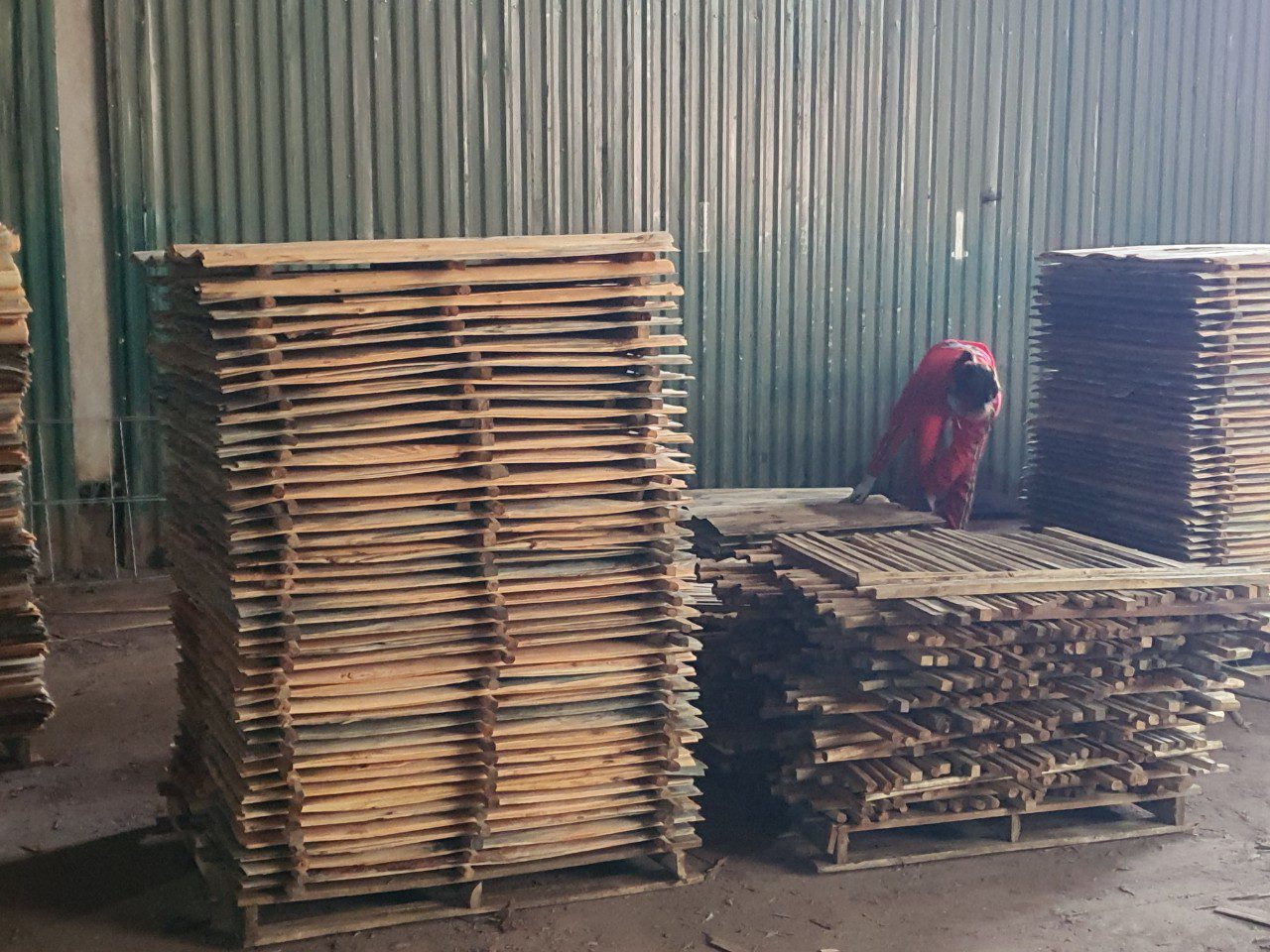 Đơn hàng xuất khẩu gỗ keo xẻ sang thị trường UAE GK01-130721