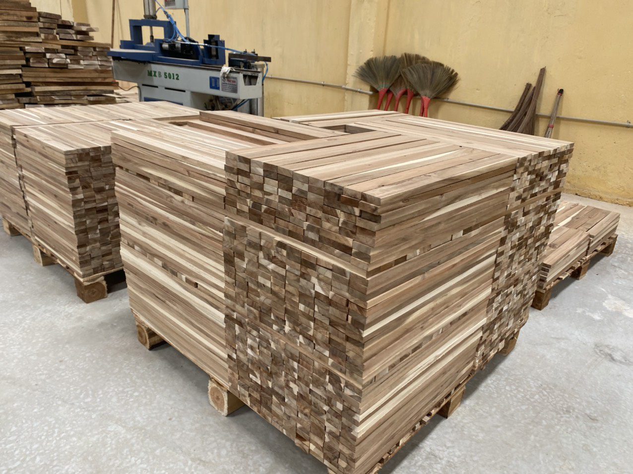 Đơn hàng xuất khẩu gỗ keo xẻ sang thị trường Hàn Quốc GK01-150921