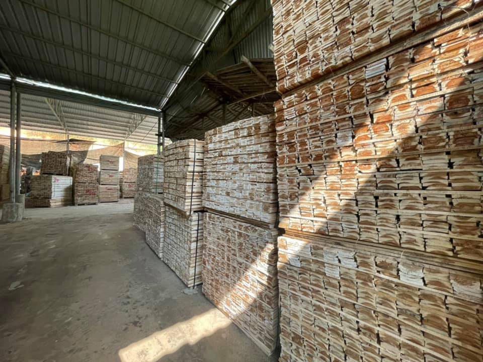 Đơn hàng xuất khẩu gỗ keo xẻ sang thị trường Malaysia GK01-240921