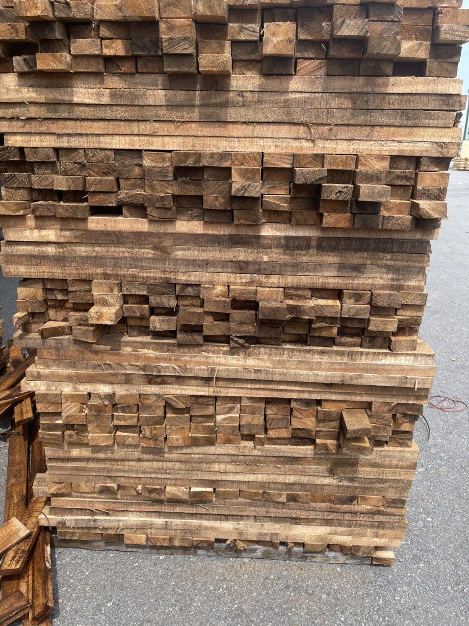 Đơn hàng xuất khẩu gỗ keo xẻ sang thị trường Trung Đông GK01-010621