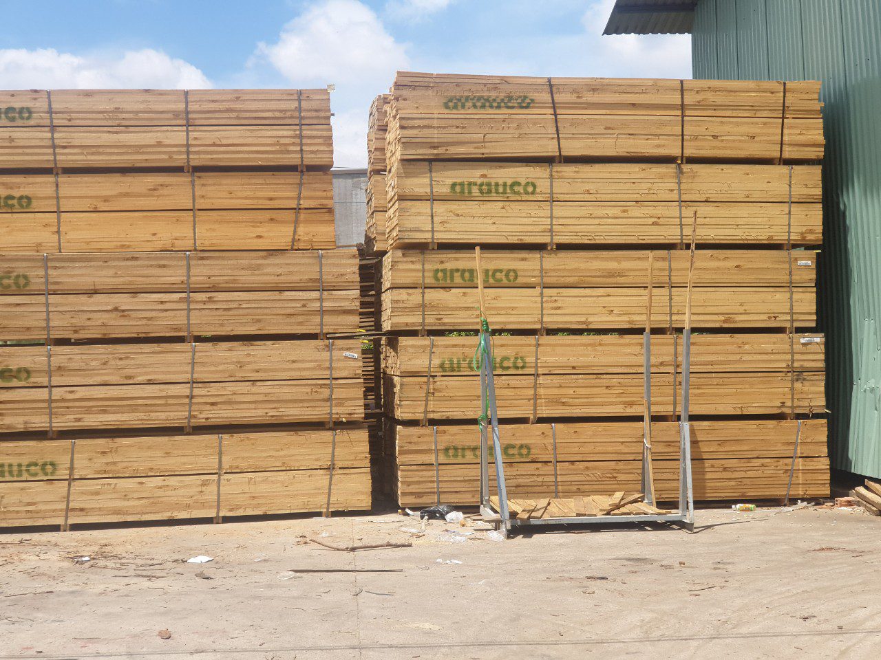 Đơn hàng xuất khẩu gỗ xẻ thanh sang thị trường Tây Ban Nha GX01-180921