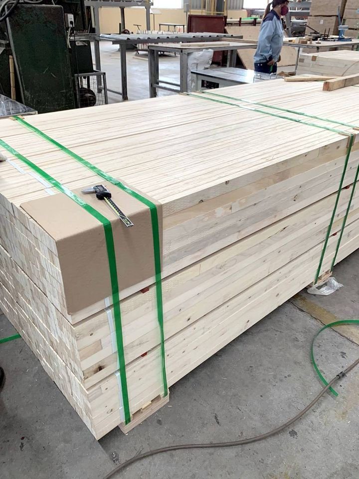 Đơn hàng xuất khẩu gỗ thông xẻ sang thị trường Iran G-TX01-24E22