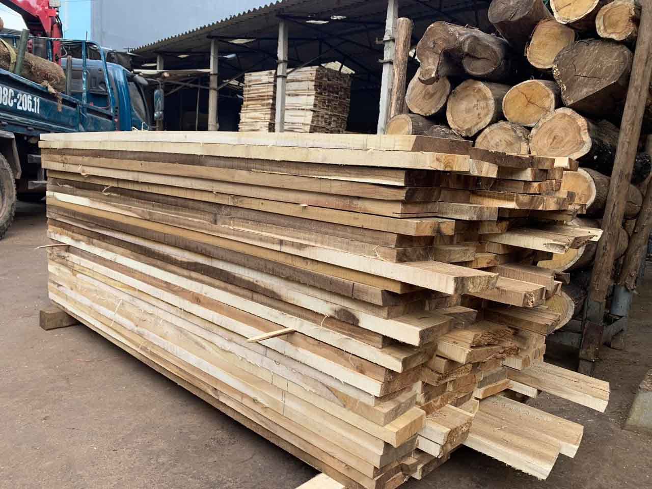 Đơn hàng xuất khẩu gỗ keo xẻ sang thị trường Ý G-KX01-24E22